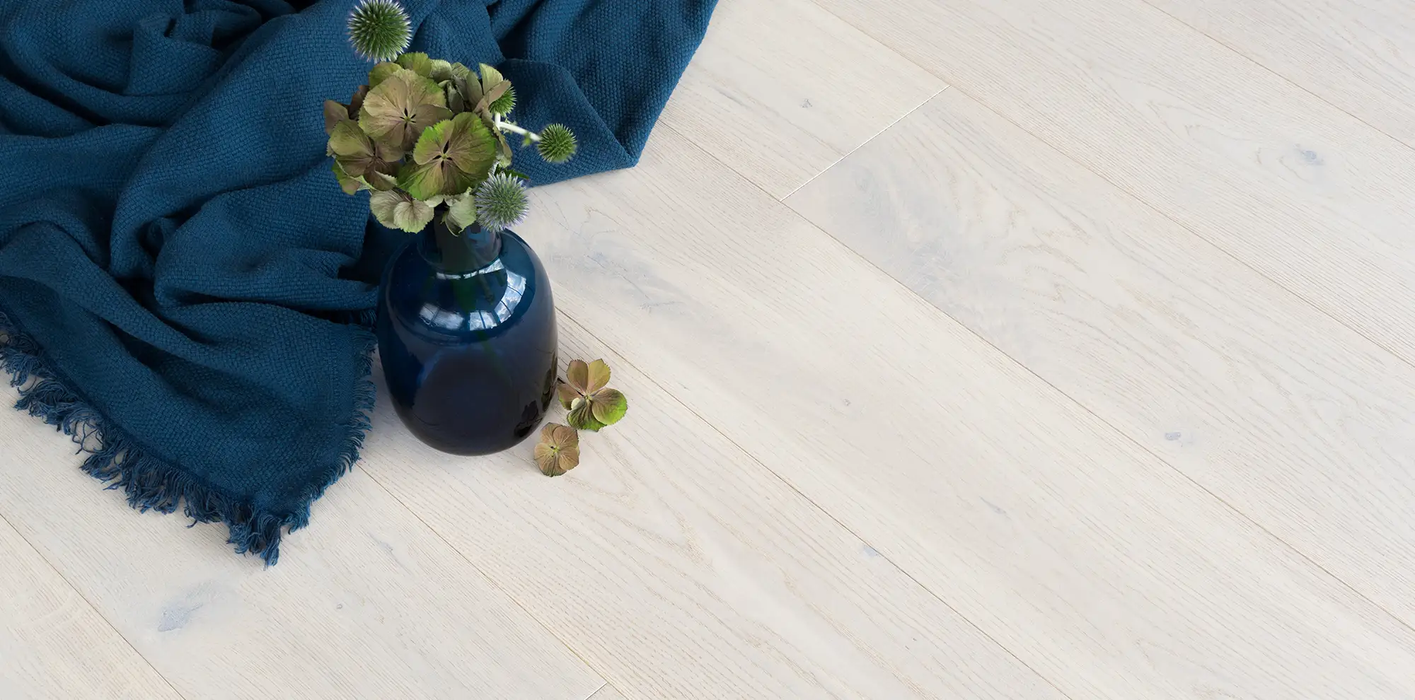 КРИСТАЛЬНО БЕЛЫЙ